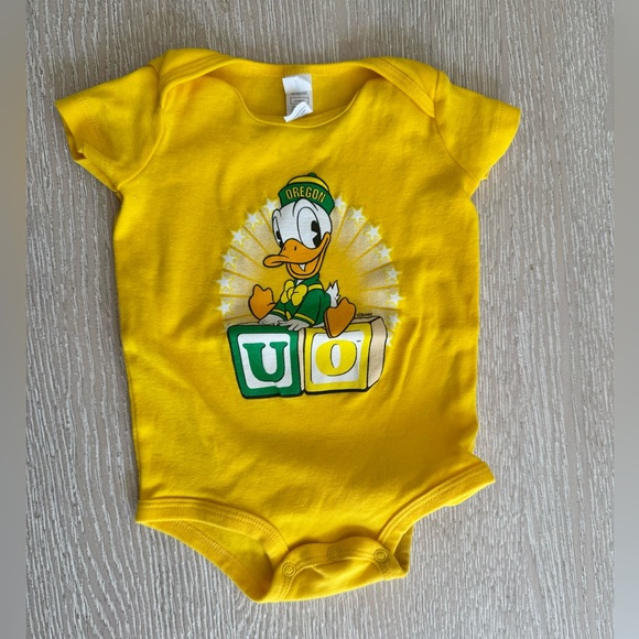 University of Oregon Duck Yellow Onesie, NEW 12-18 - Picture 1 of 3